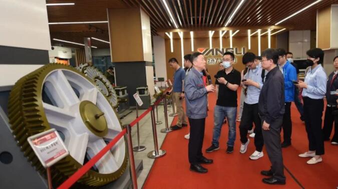 高質(zhì)量發(fā)展調(diào)研行”采訪團走進揚力，央媒省媒共同聚焦！